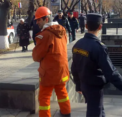 Людей устранили от офиса Сержа Саргсяна после сообщения о бомбе в метро