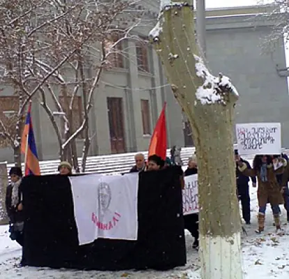 В Ереване состоится зажжение свечей в честь «умерших душ властей и Сержа Саргсяна»