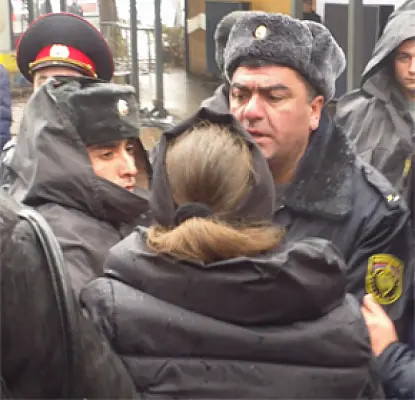 Полиция применила силу к матерям погибших в армянской армии военнослужащих (ВИДЕО)