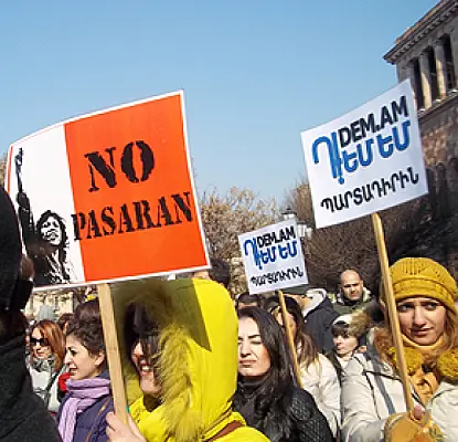 Премьер Армении пригласил к диалогу противников пенсионной системы 