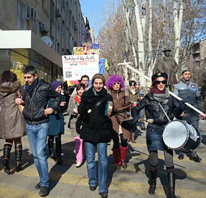 В центре Еревана показали угнетаемую армянку