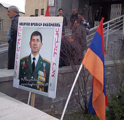 Суд: противоречивые показания свидетелей и давление на сторонников ветерана Карабаха