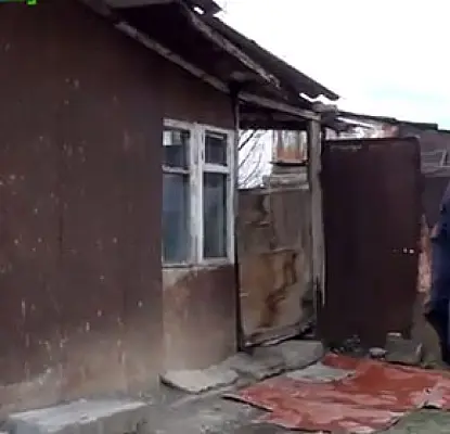 Семья погибшего в Карабахе солдата живет в полуразрушенном домике-времянке