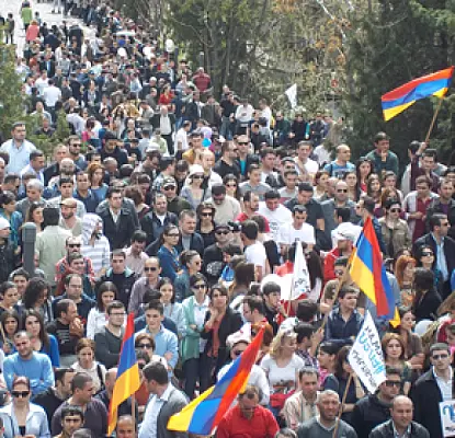 «Դ!եմ եմ»-ը պահանջներ է ներկայացրել ՊԵԿ-ին․ ակցիա Մատենադարանի մոտ