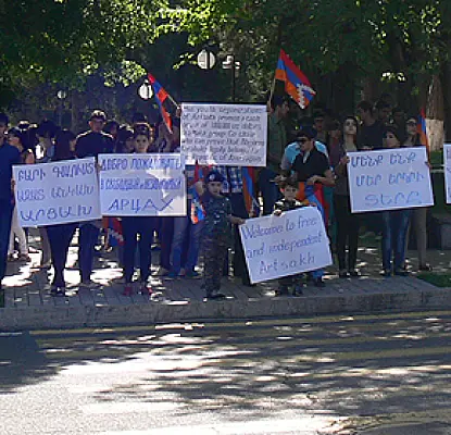 Жители Карабаха встретили сопредседателей Минской группы акцией протеста