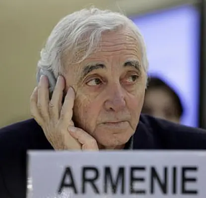 Шарль Азнавур: Я спою в Москве о геях, но я посол Армении и если меня попросят...