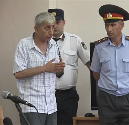Политзаключенный хотел обратиться к начальнику полиции Армении, но его увели из зала суда