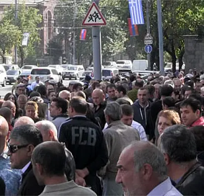 Руководства ярмарок угрожают. В Армении продолжаются протесты торговцев