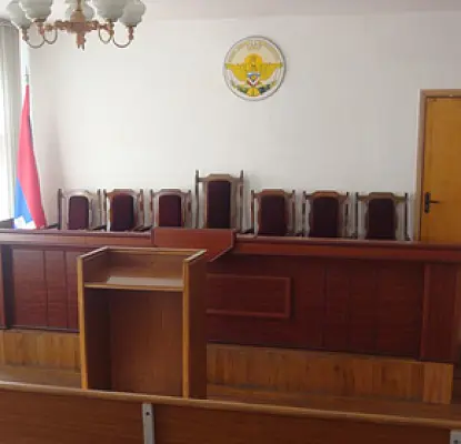 Почему суд Сюника действует в Степанакерте. Омбудсмен Армении солгал депутату