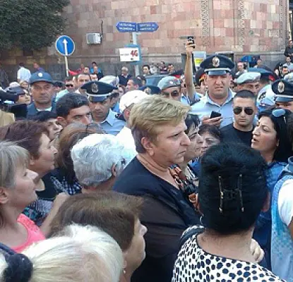 Налог с оборота поможет заполнить дыру в бюджете Армении на 2015 год - замминистра