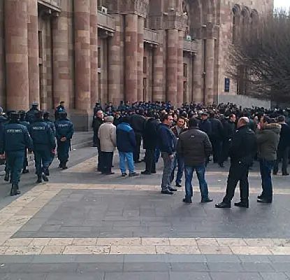 «Занятой» премьер Армении не намерен принимать протестующих торговцев