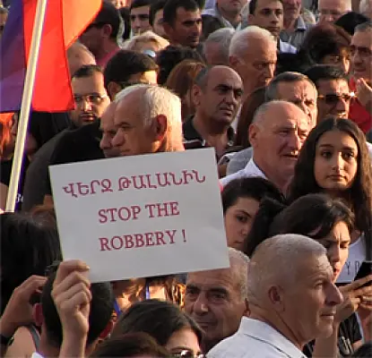 «Не захотели втягиваться в спор». Противники подорожания электричества продолжают акцию