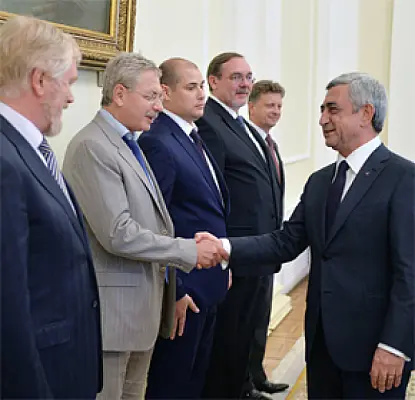 Президент Армении обратился к русским, но демонстрантам этого мало