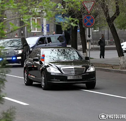 Cлужебных авто на душу населения в Армении в 510 раз больше, чем в Великобритании