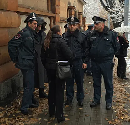 Parents of Dead Soldiers 'Are Not to Be Seen' by Delegation Expected at Presidential Palace