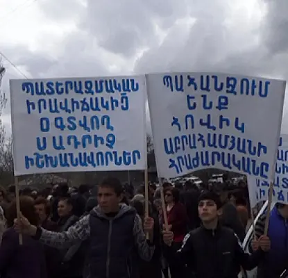 Garni Residents Block Village Road, Refuse to Pay for PM’s Irrigation Water (Video)