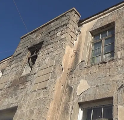 Տուն չեն տալիս, բայց բանակ տանում են․ վթարային շենքերի բնակիչները կրկին պետք է սպասեն
