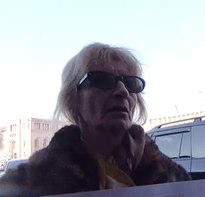 Участники акции в Ереване утверждают, что стали жертвами полицейского-ростовщика