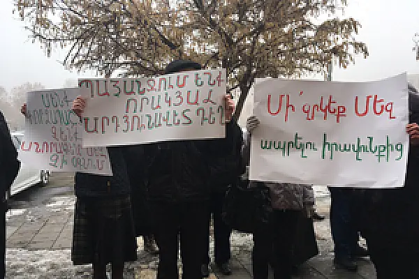 Армянский министр так и не встретился с людьми с проблемами психического здоровья