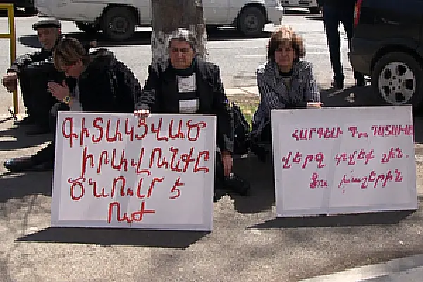 Նստացույց անող Սարի թաղի բնակիչները կոչ են անում ձայն չտալ ՀՀԿ֊ին