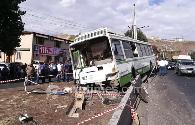 В результате аварии в Ереване пострадали семеро