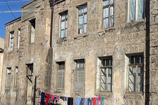 Այս ձմեռ էլ՝ կիսավեր տներում․ Լենուղիի վթարային շենքերի հարցը կրկին չլուծվեց