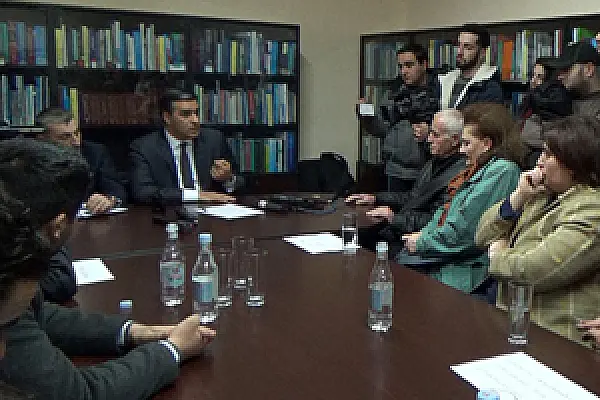 Armenia’s Ombudsman Neglecting Hunger-Striking Oppositionists, Protesters Insist