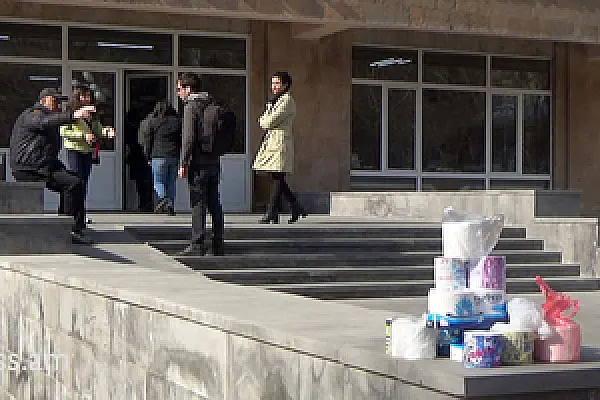 Yerevan Students Movement Puts Fighting Army Problems on Hold to Combat Toilet Paper Issue