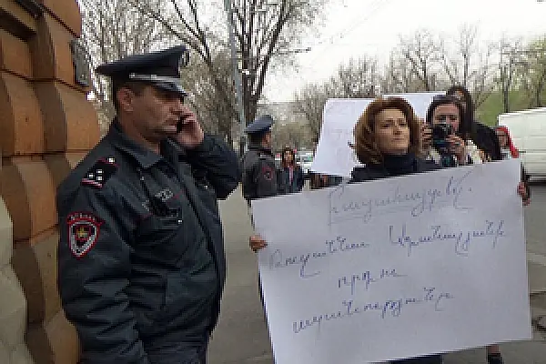 Mother of Murdered Gyumri Man Informs Armenian President She No Longer Wishes to Be Part of His ‘Criminal Party’
