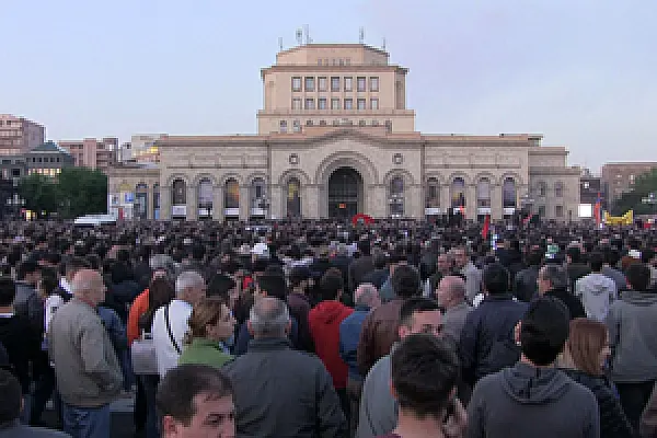 'Velvet Revolution' in Armenia; Solidarity Actions in Moscow, New York, Stepanakert (Breaking)