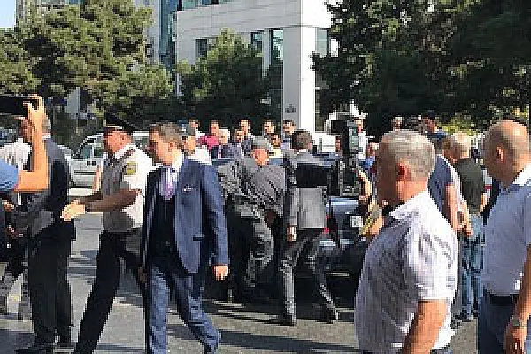 Обманутые беженцы вновь перекрыли проспект в Баку