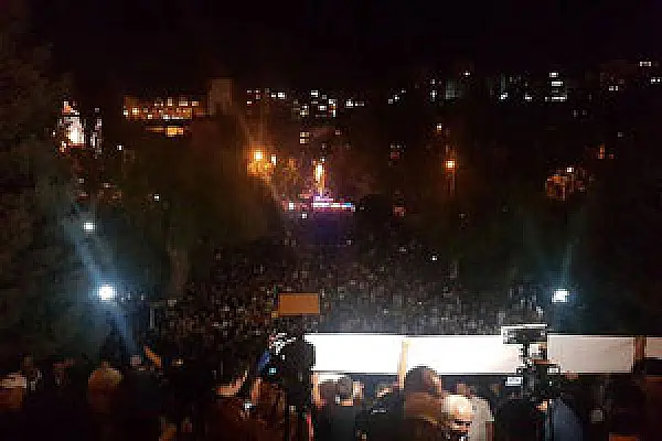 Революция продолжается...