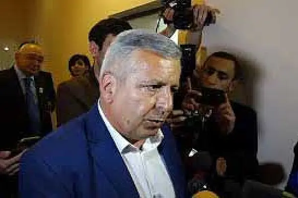 Депутат от «Процветающей Армении» выпил и вместе с главами сел пытался избить вице-губернатора