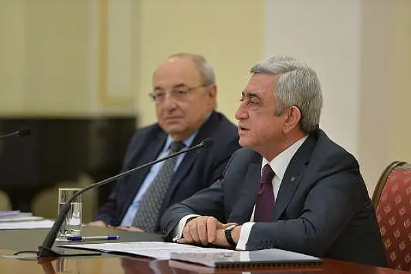 Վազգեն Մանուկյանը կեղծել է Հանրային խորհրդի կարծիքը