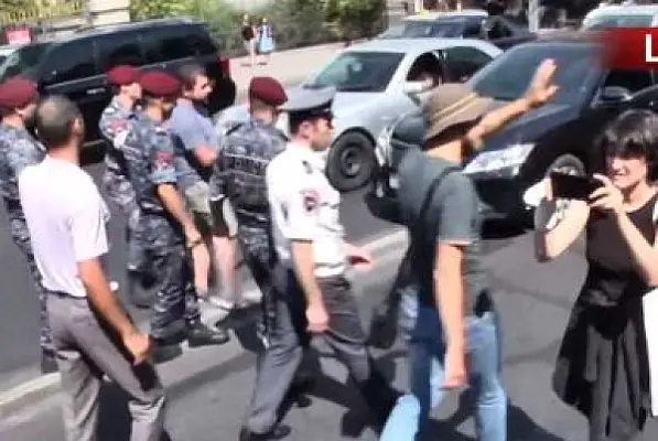 Пятеро задержаны в Ереване после обсуждения на тему Амулсарского месторождения (обновлено)