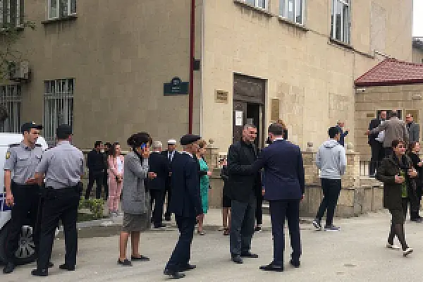Բողոքի ցույց Բաքվում․ փախստականները բնակարաններ են պահանջում