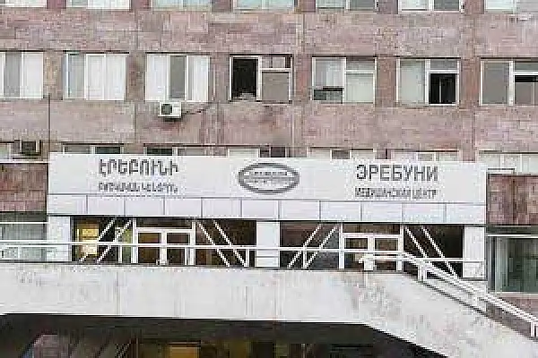 Մարդը ինսուլտ է տարել՝ չէին վիրահատում մինչև փողերը չբերեցին