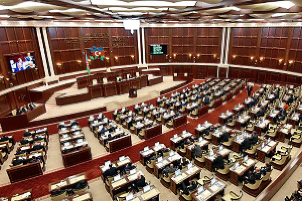 Ruling Party Wants to Dissolve the Parliament in Azerbaijan