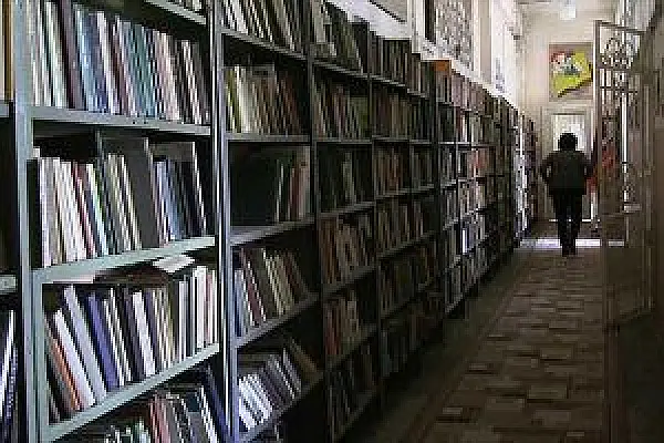 ԿԲ-ն ու Թումոն թողեցին Դիլիջանի գրադարանը անշենք