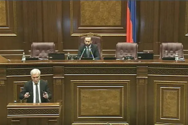 Парламент Армении хочет наделить полицию правом прослушки. Правительство против