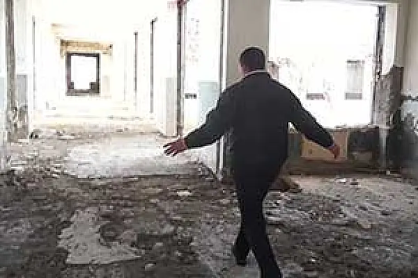 Տորոնիկի ավերակ դպրոցը