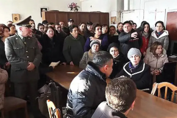 «Сидят на уроках в верхней одежде». Армянское село требует обеспечить отопление в школе