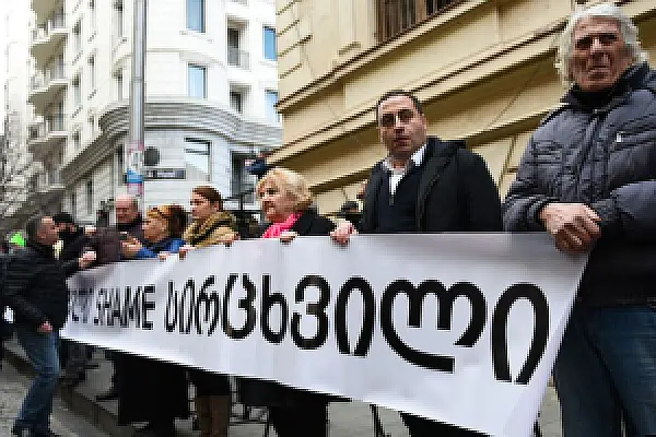 «Ամոթի միջանցք» Վրաստանի իշխանությունների համար