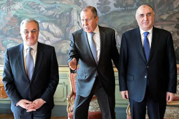 Ըստ Լավրովի՝ սկզբում պետք է «ազատագրվեն ԼՂ-ի շուրջ շրջանները»