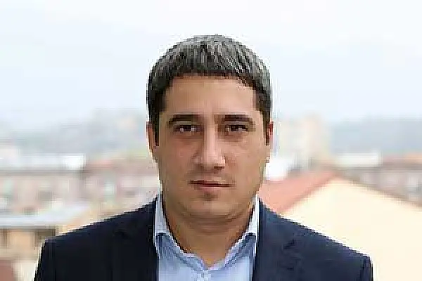 «Անդեմ զանգված չեք, չէ՞»․ նախկին պատգամավորը դիմել է «Իմ Քայլին»
