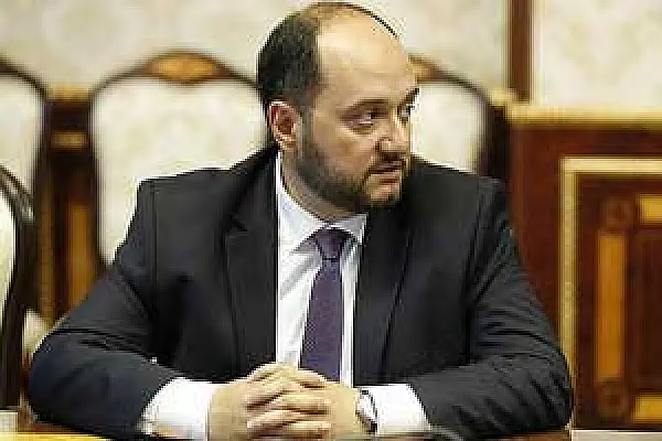 Министра образования Армении призывают отреагировать на отставку председателя ВАК