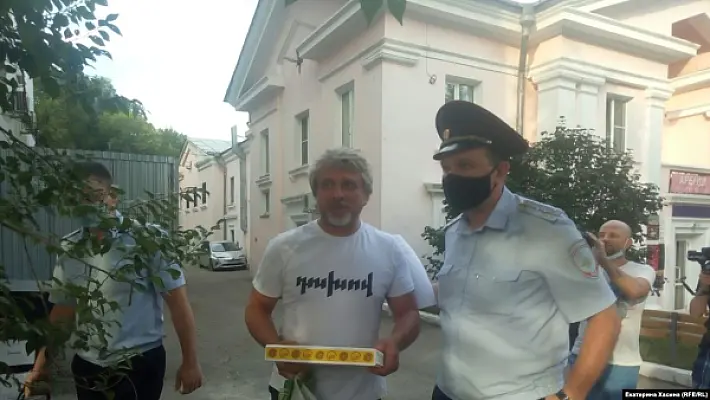 В протестном Хабаровске задержали известного в Армении и Беларуси блогера