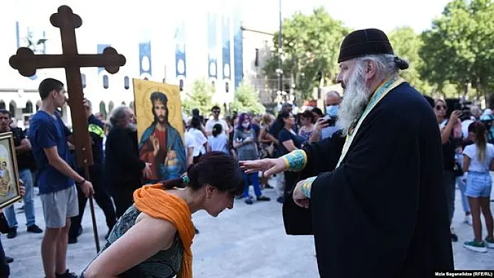 Կորոնավիրուսի վրացական աջակիցները դուրս են եկել փողոց