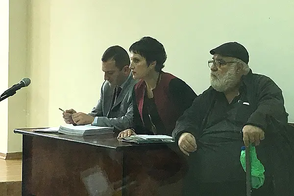 В Армении суд приговорил к 19 годам тюрьмы мужчину, напавшего с топором на семью бывшей жены