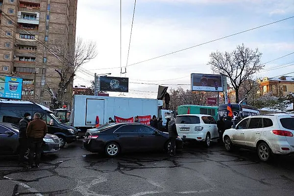 На акцию против Пашиняна приглашает журналист